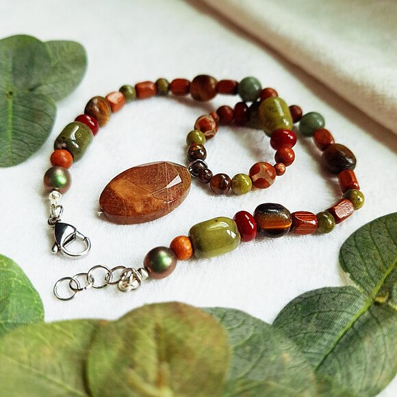 Boho Multi Stone Beaded Choker, 70s Earthy Pendant Choker, Witchy Woodland - Picture 5 of 9